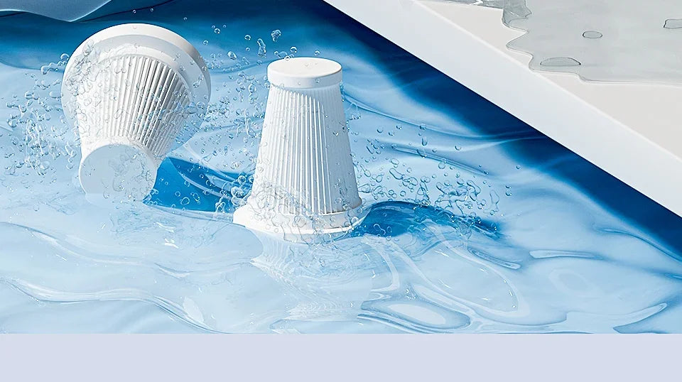 Cordless car vacuum - strong suction, portable, handheld. Perfect for quick clean-ups in your car! 🚗